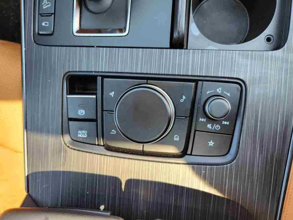 2024 Mazda CX-90 Console Controls